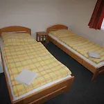 U Elisky V Jizerskych Horach Konukevi 3*